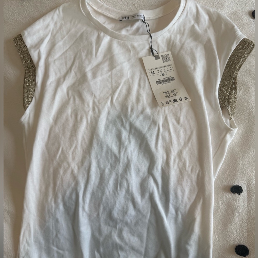 ZARA NWT TEE